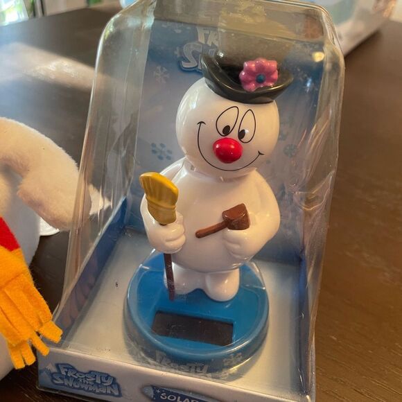 Frosty The Snowman Solar Bobbler and Gemmy 7 inch Plush Snowman - Picture 4 of 12